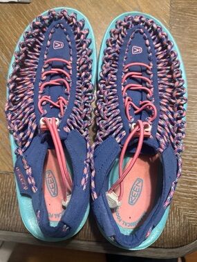 KEEN Woman Navy, Pink and Teal Shoes